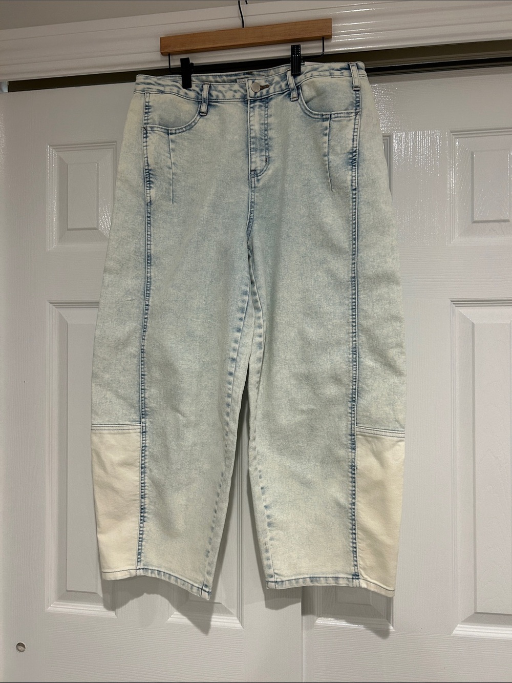 Women's Light Blue Two-Tone Cropped Jeans